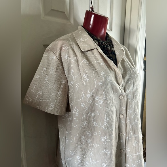 Jeno Neuman Buttoned Blouse size PM NWT - Picture 5 of 10